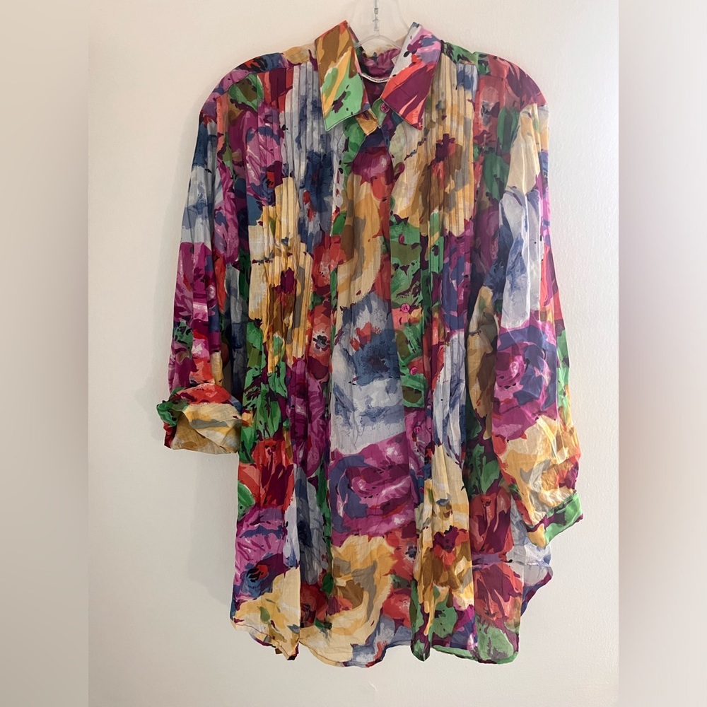 Size medium, vintage, button-down, colorful blouse